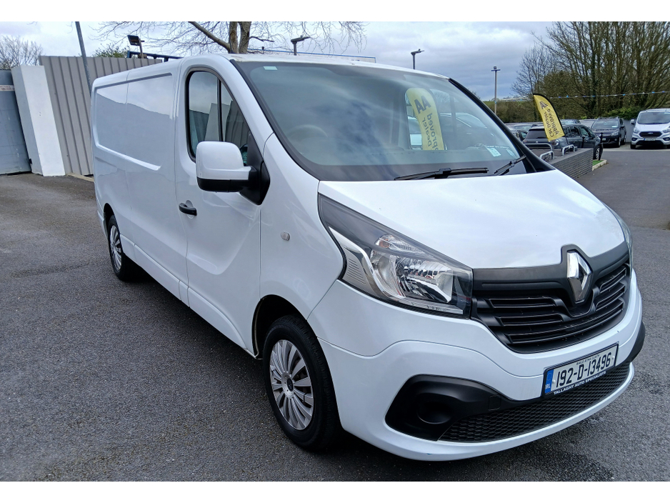 2019 Renault Trafic - image 5