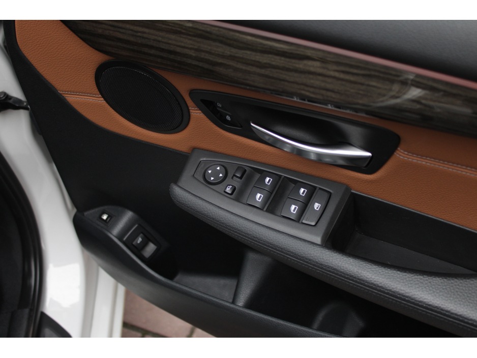 2016 BMW 2 Series Active Tourer - image 11