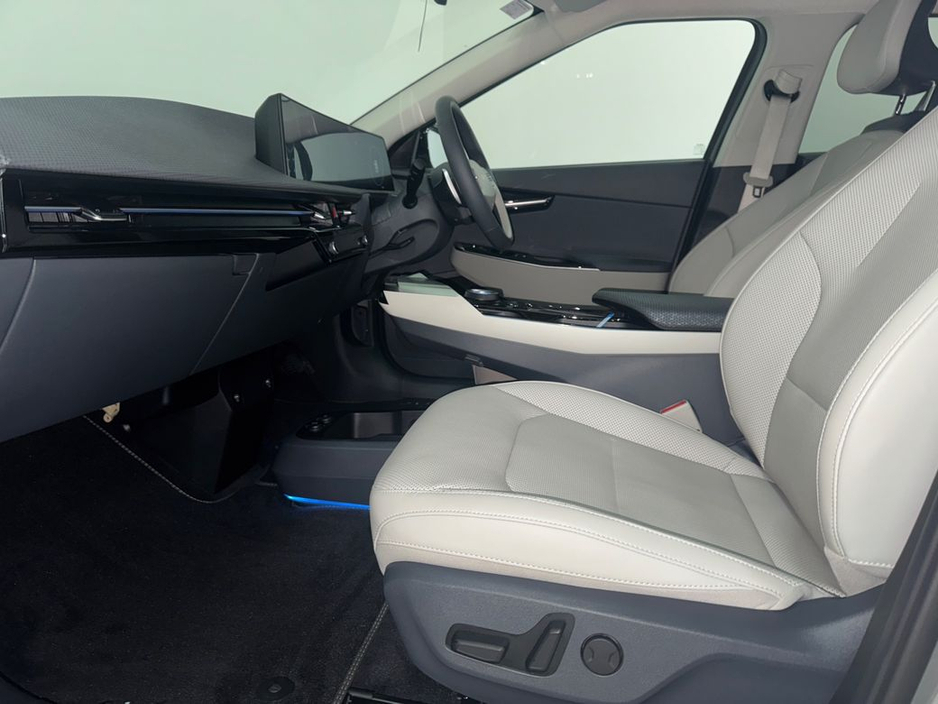 2025 Kia EV6 - image 3