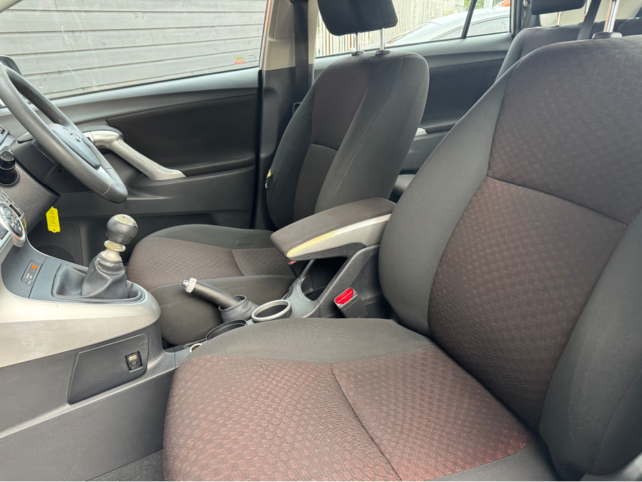 2011 Toyota Corolla Verso 2.0 D-4D LUNA 7 SEATER €5,495