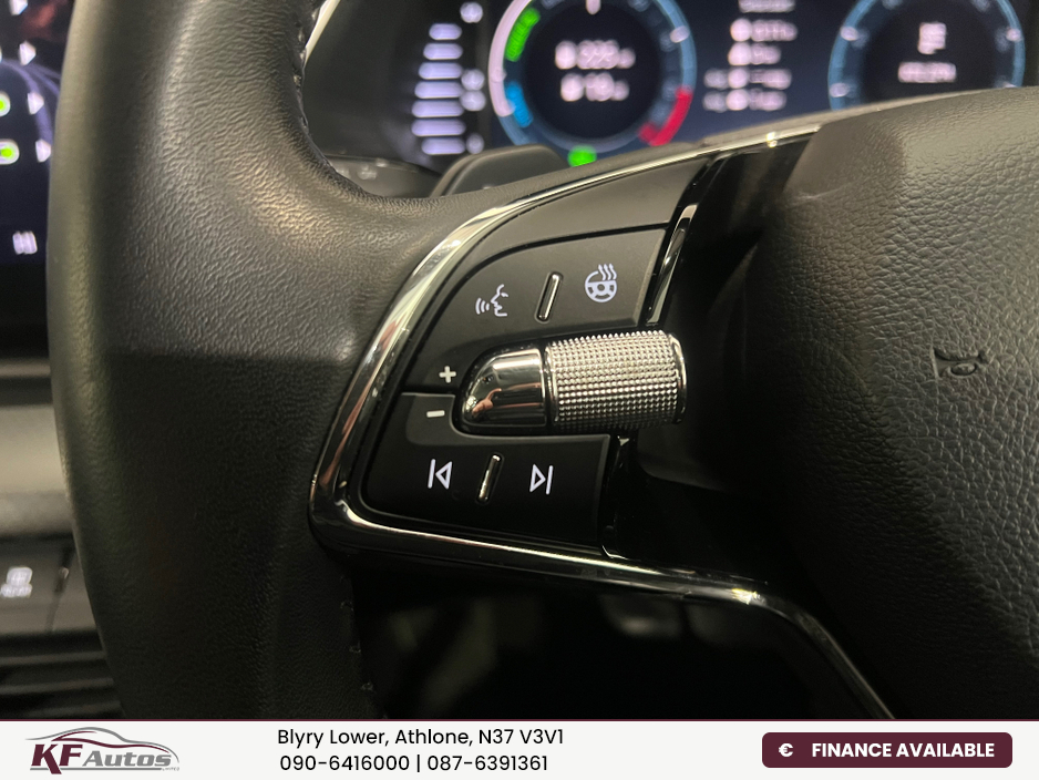 2023 Skoda Octavia - image 23