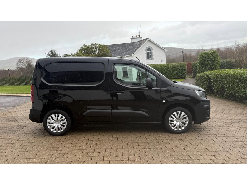 2022 Peugeot Partner PROFESSIONAL PLUS NO VAT! €18,750