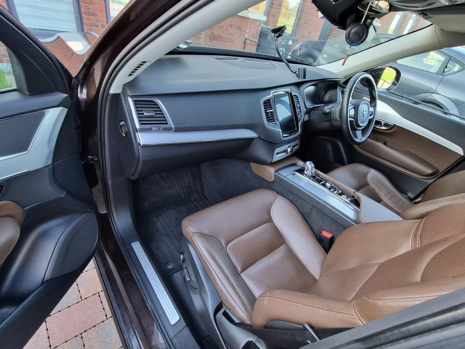 2018 Volvo XC90 - image 6