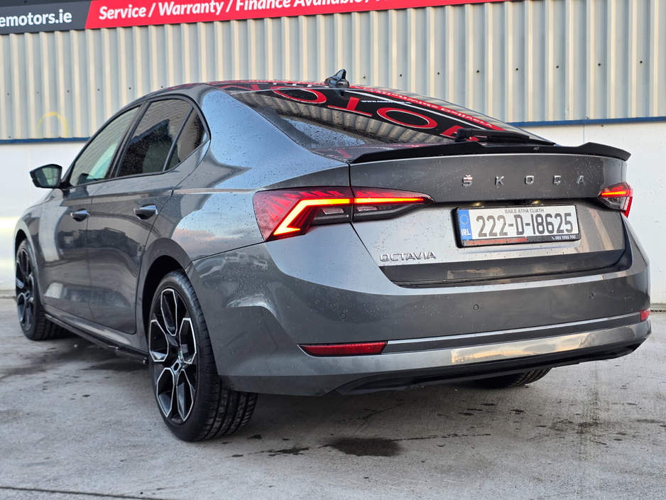 2022 Skoda Octavia - image 10