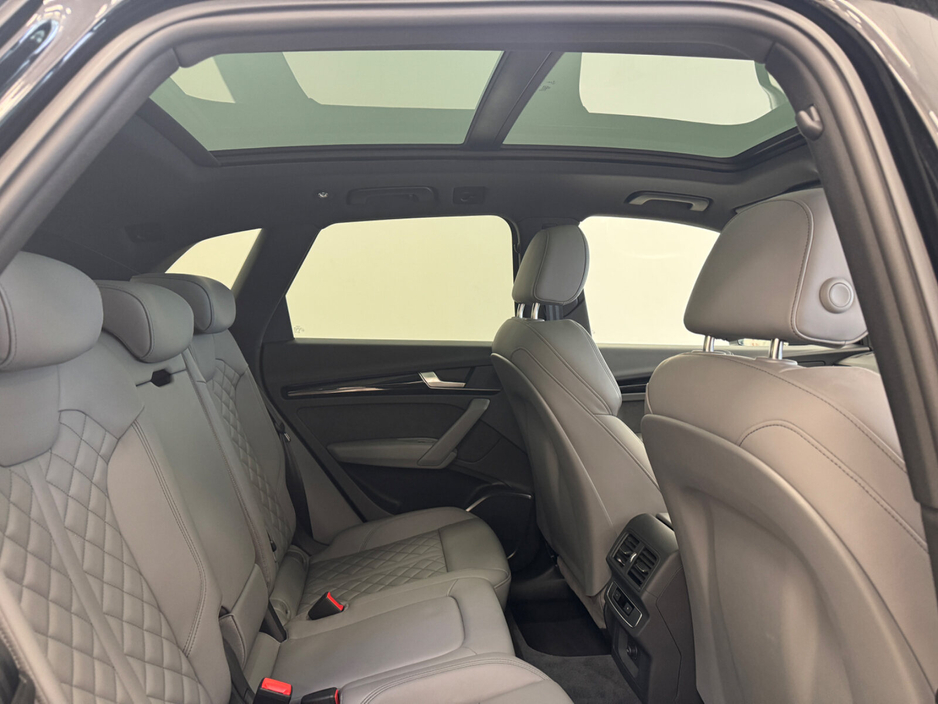 2025 Audi Q5 50 TFSI e 299HP S tronic quattro S Line €61,950