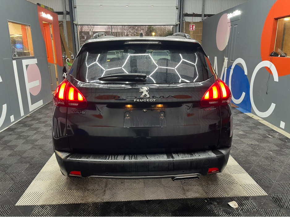 2018 Peugeot 2008 - image 3