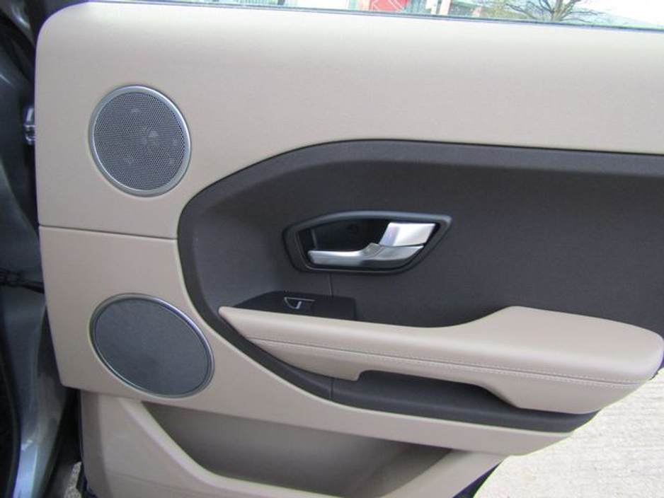 2014 Land Rover Range Rover Evoque - image 30