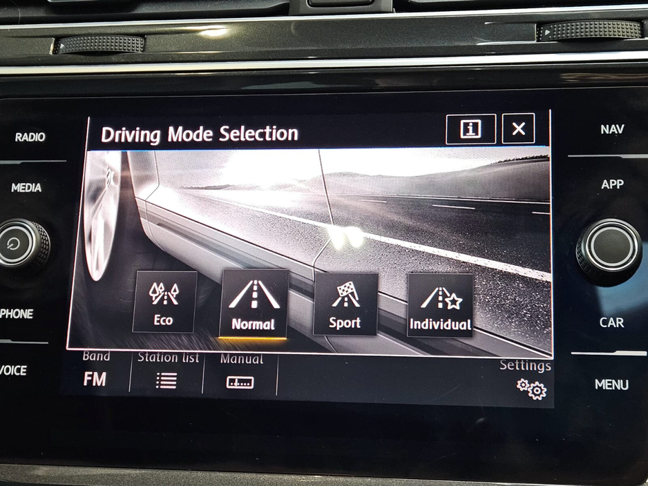 2020 Volkswagen Tiguan - image 15