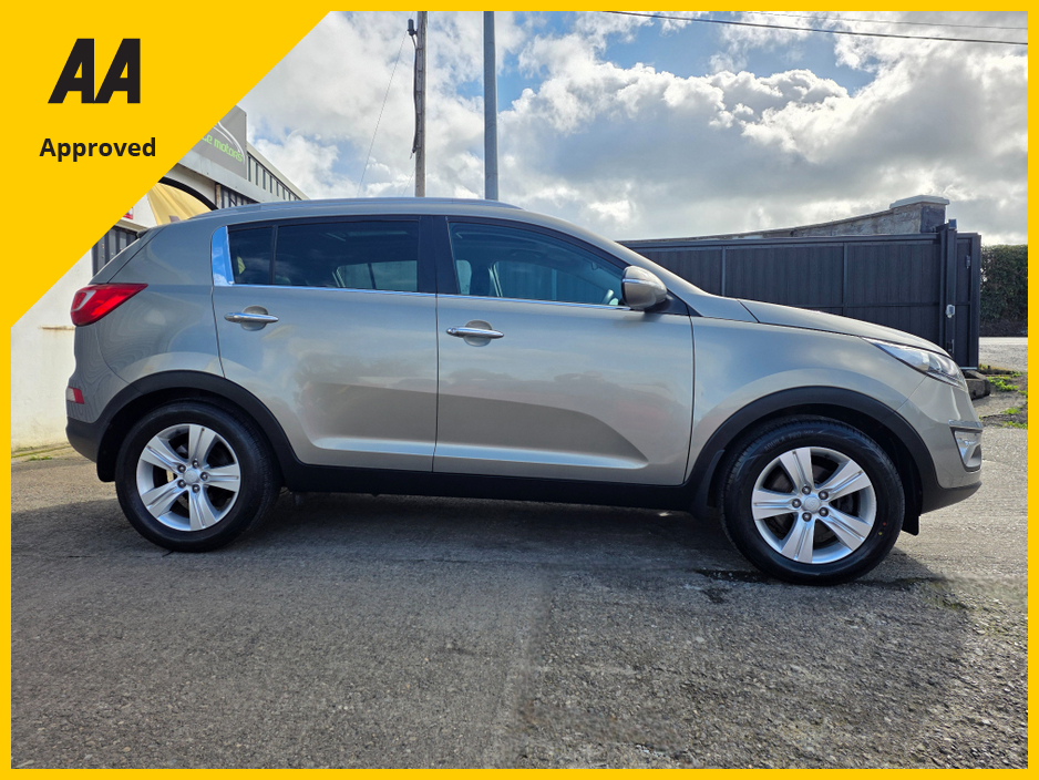 2012 Kia Sportage - image 11