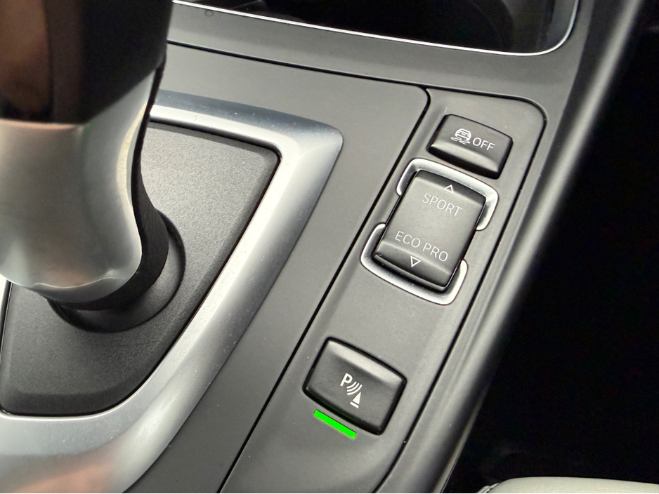 2018 BMW 1 Series STYLE 2.0 AUTO * 3 STAGE HEATED SEATS, SERVICE BOOK PRESENT WITH 4 SERVICE STAMPS, REAR VIEW CAMERA, PARKING SENSORS FRONT & REAR, ADAPTIVE CRUISE CONTROL, PART LEATHER TRIM, 2 KEYS, ISOFIX, * €18,950