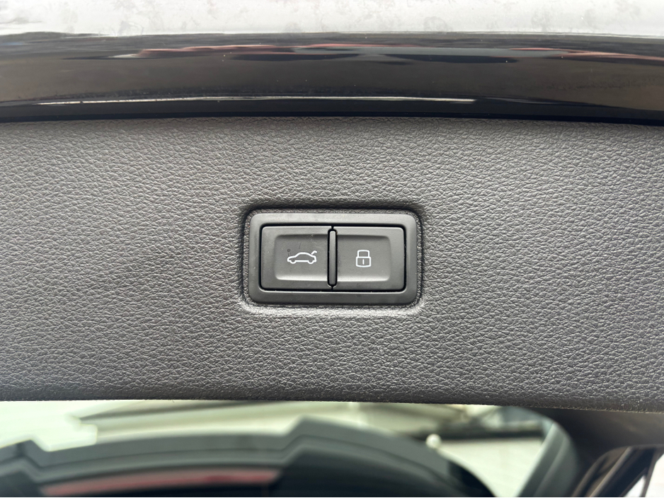 2023 Audi Q7 - image 19