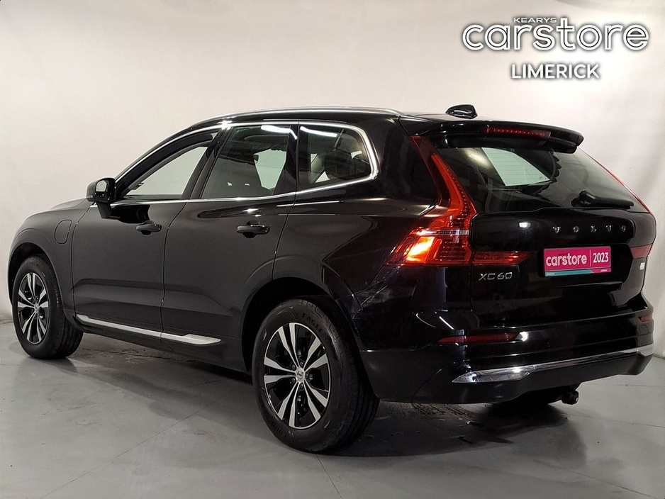 2023 Volvo XC60 - image 5