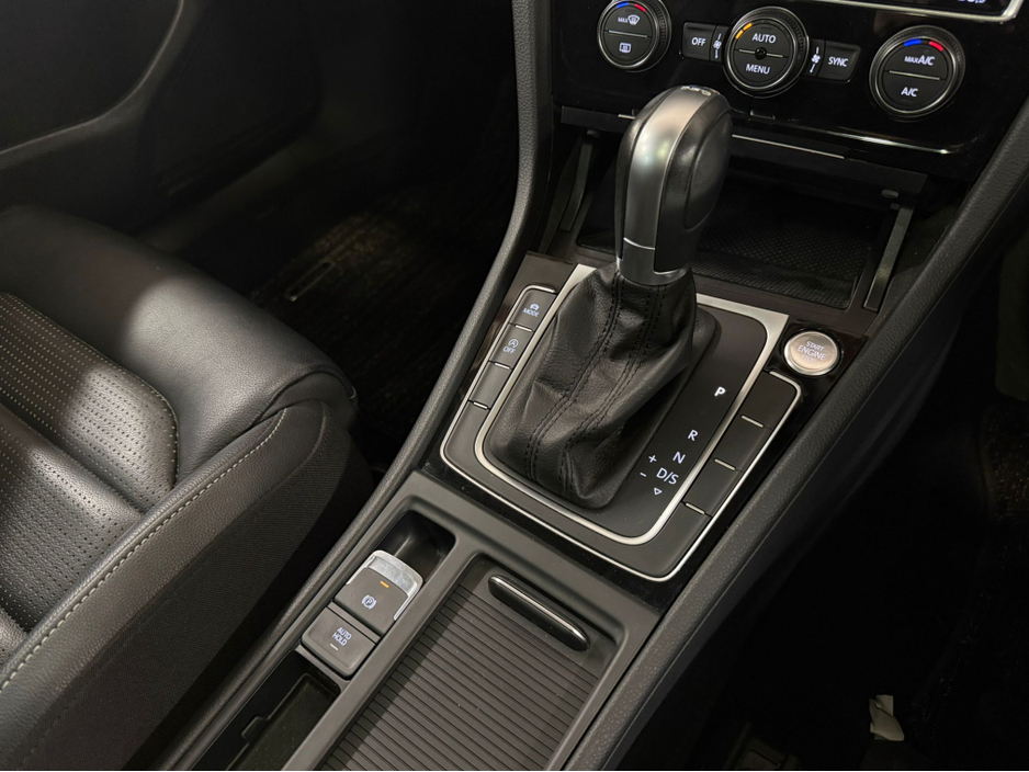 2018 Volkswagen Golf - image 23