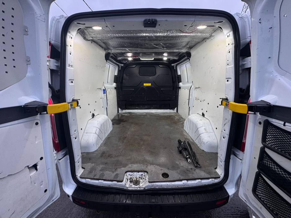 2020 Ford Transit Custom - image 30