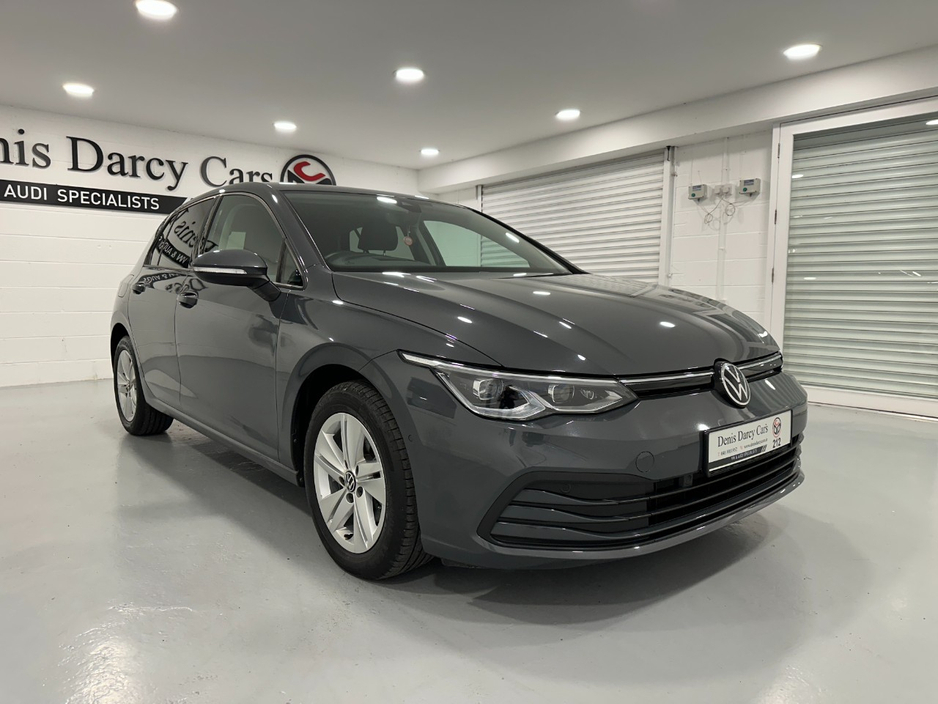 2021 Volkswagen Golf - image 2