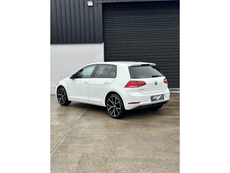 2018 Volkswagen Golf - image 12