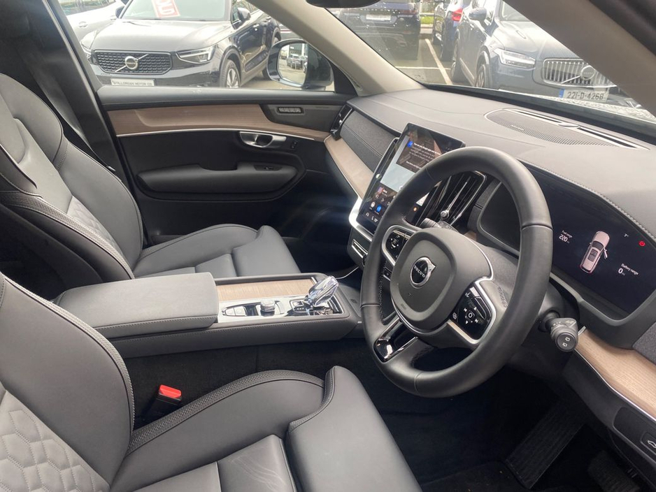 2025 Volvo XC90 T8 Dark Plus AWD Auto (PHEV) €78,900