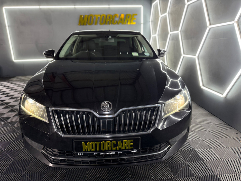 2016 Skoda Superb - image 8