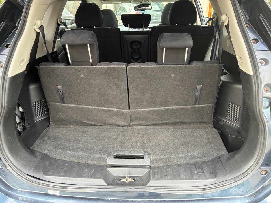 2017 Nissan X-Trail - image 9