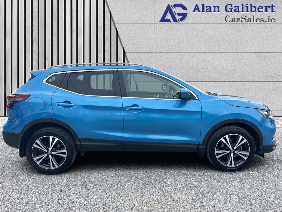 2020 Nissan Qashqai - image 3