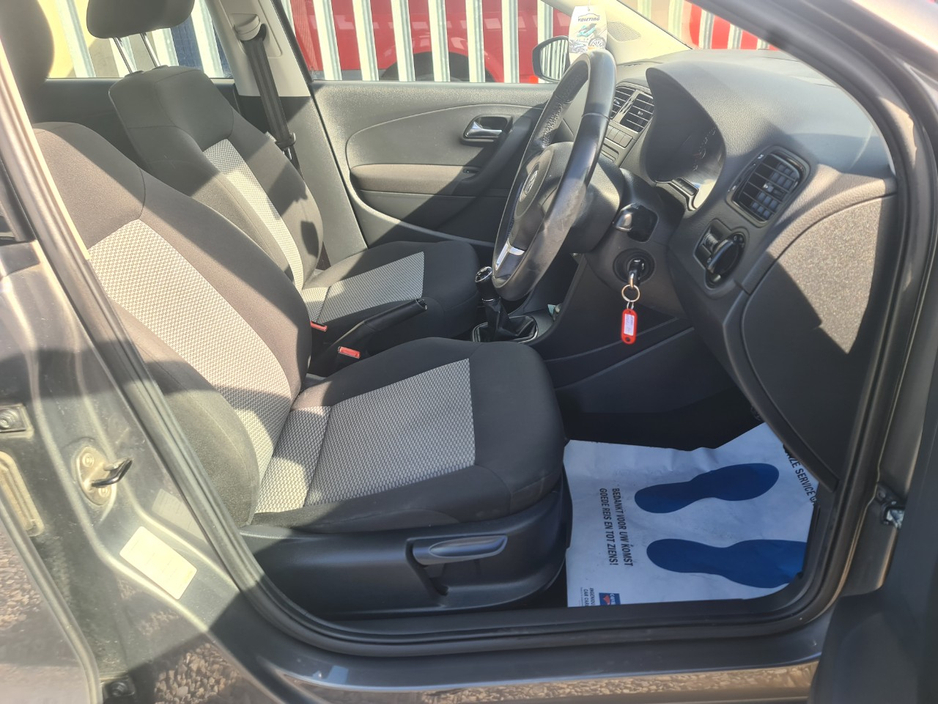 2013 Volkswagen Polo - image 8