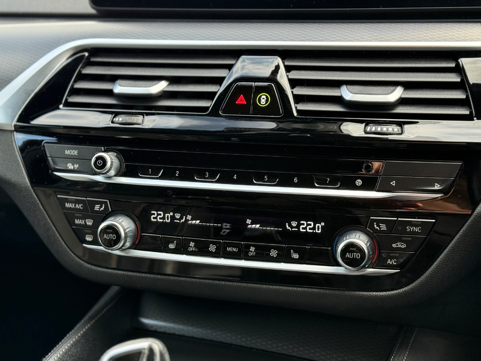 2022 BMW 5 Series - image 29