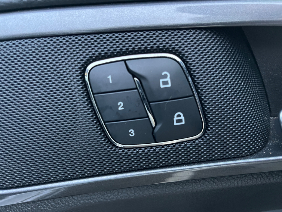 2020 Ford Mondeo - image 8