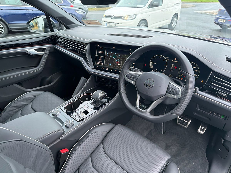 2026 Volkswagen Touareg Touareg R-Line Final Edition 231HP €113,980