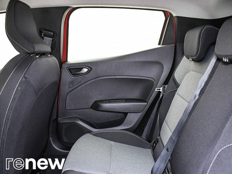 2025 Renault Clio - image 11