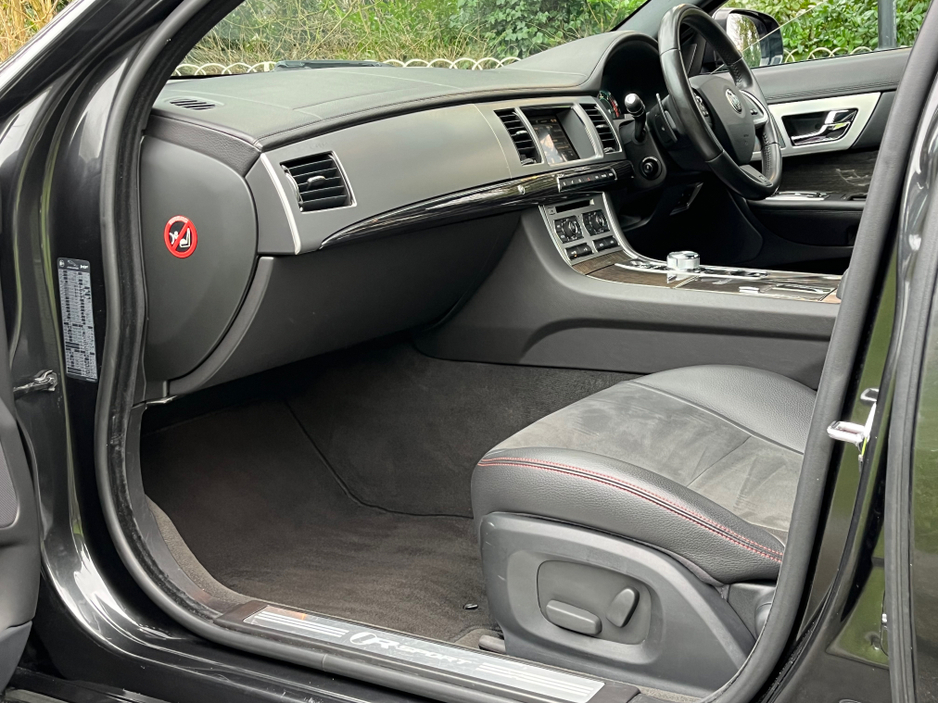 2015 Jaguar XF 2.2 D R-SPORT 163PS 4DR AUTO €11,950