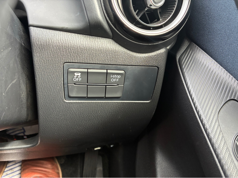 2016 Mazda Demio - image 12