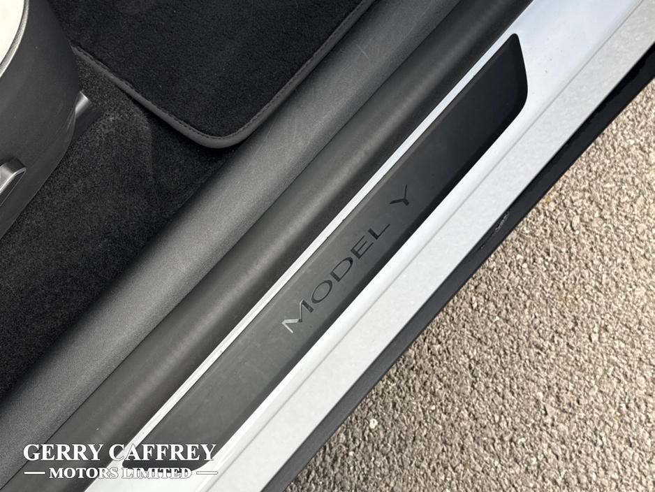 2023 Tesla Model Y - image 13