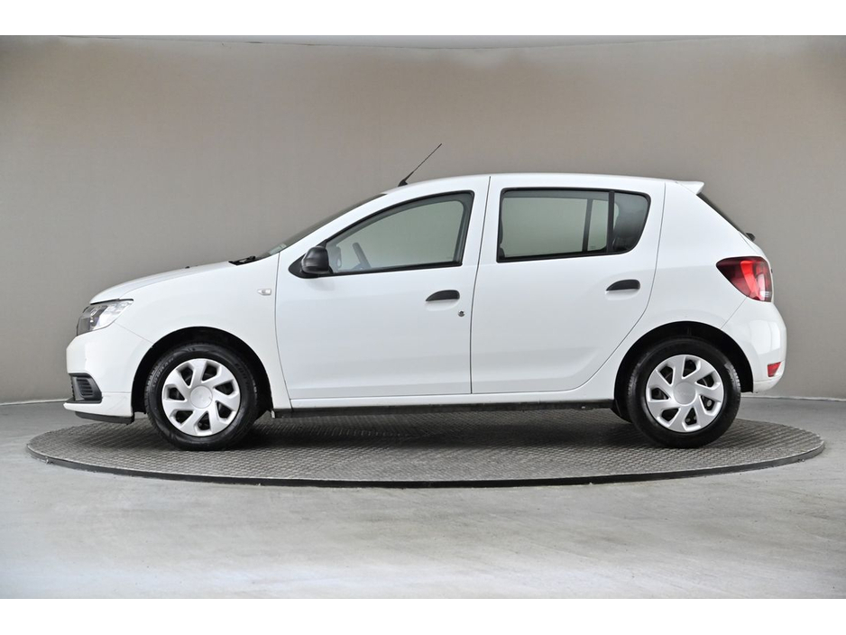 2018 Dacia Sandero - image 5