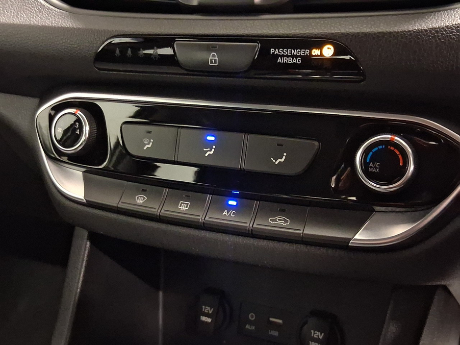 2017 Hyundai i30 - image 14