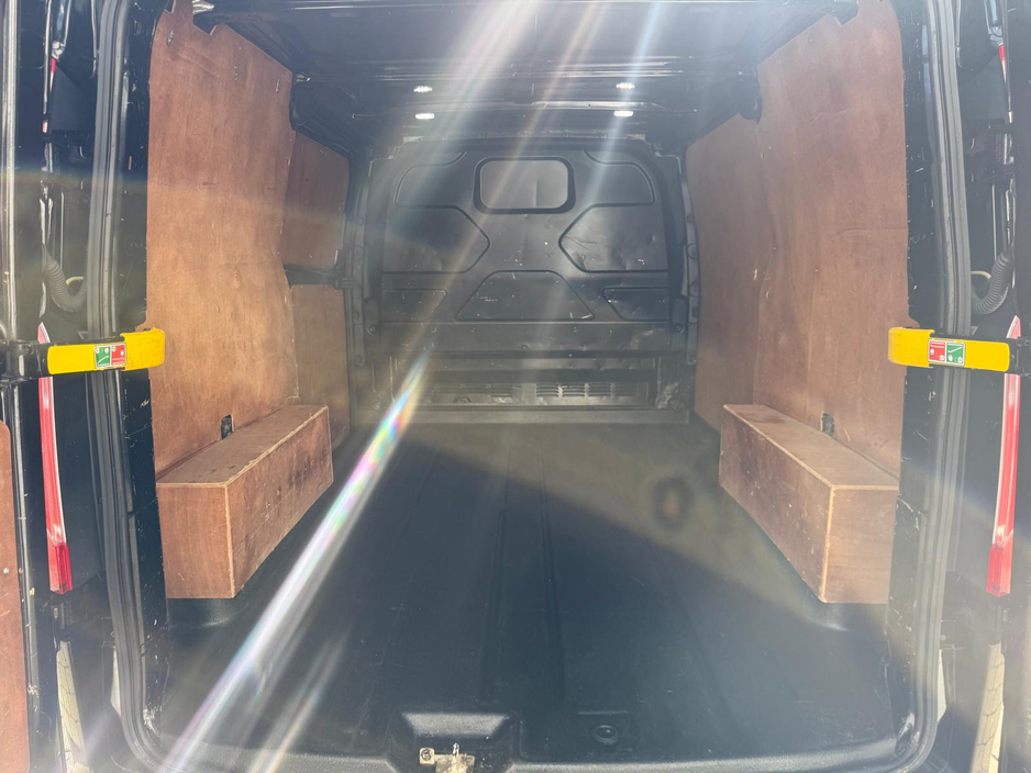 2020 Ford Transit Custom - image 20