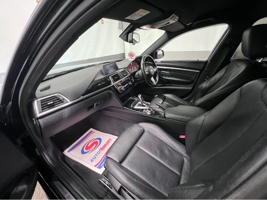 2018 BMW 3 Series - image 35