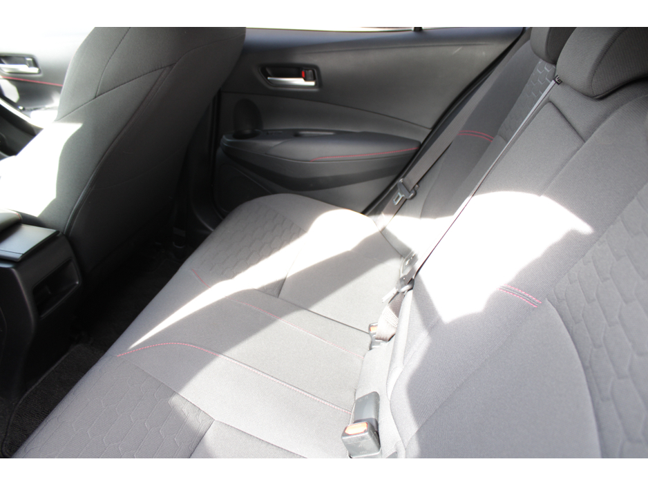 2018 Toyota Corolla - image 19