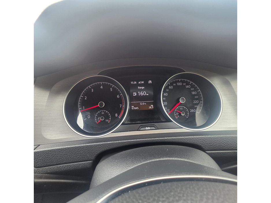 2015 Volkswagen Golf - image 19