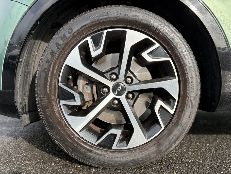 2022 Kia Sportage - image 5