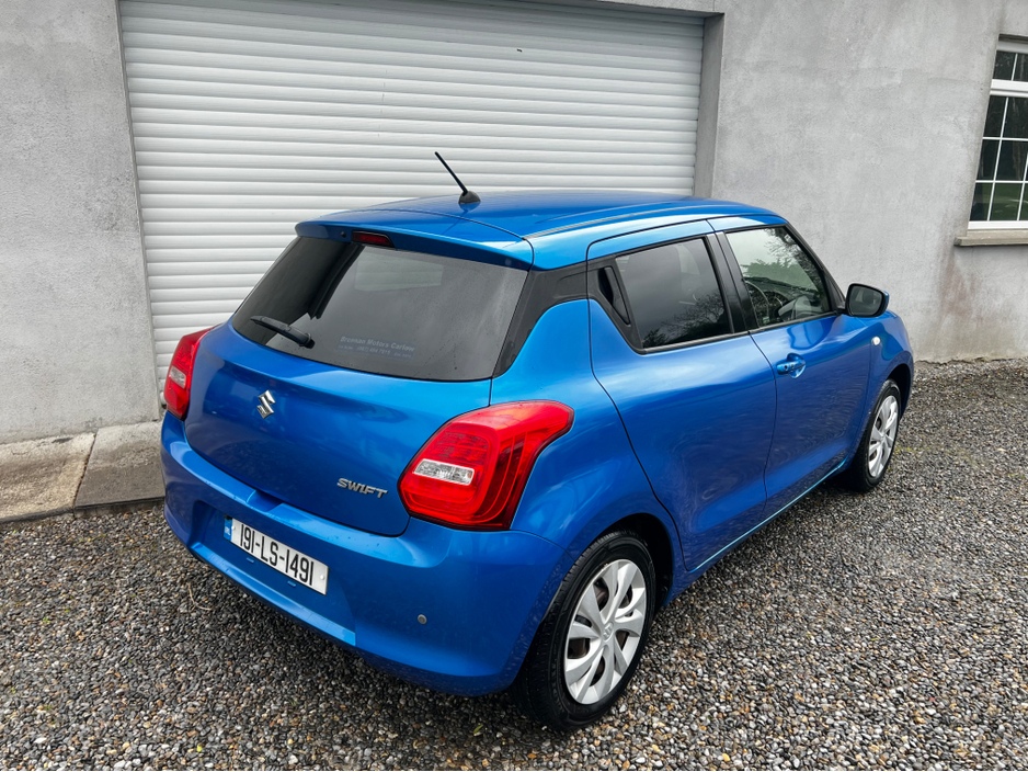 2019 Suzuki Swift - image 2