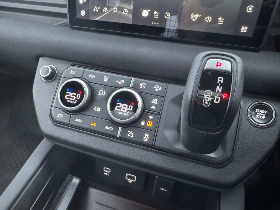 2023 Land Rover Defender 110 P400e X-DYNANIC AUTO URBAN==HUGE SPEC== €84,950