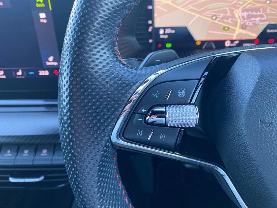 2023 Skoda Octavia - image 22