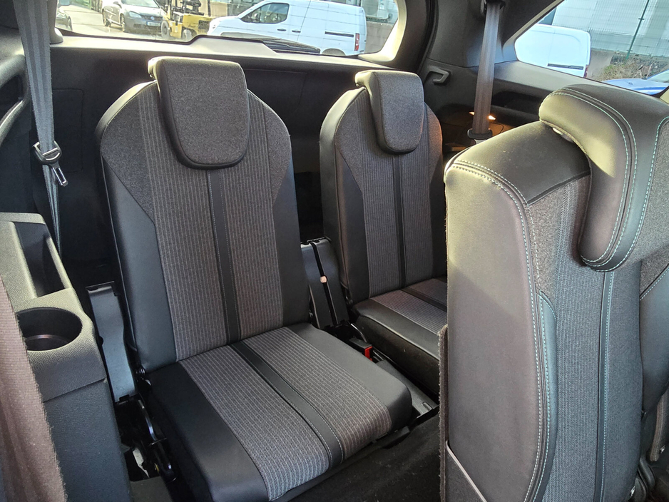 2022 Peugeot 5008 - image 20