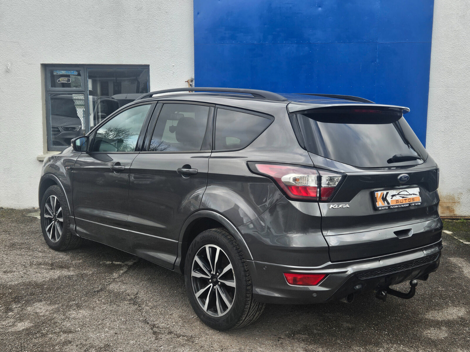 2019 Ford Kuga - image 4