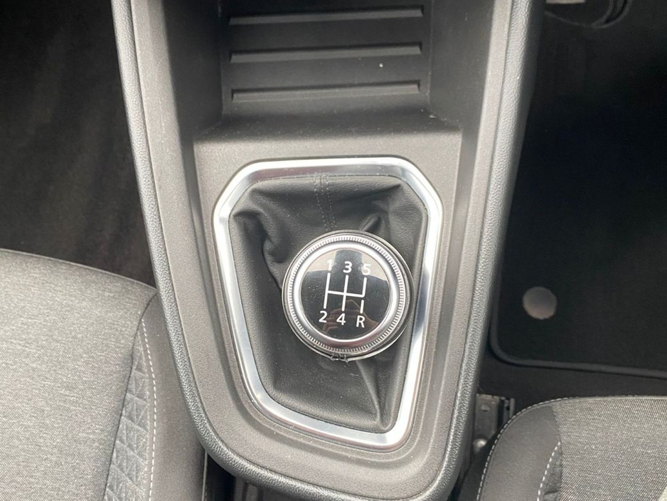 2020 Renault Clio - image 28