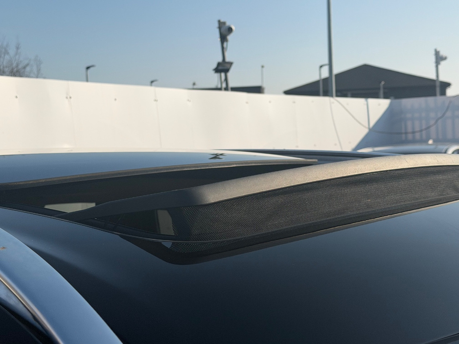 2016 Volvo XC90 - image 9