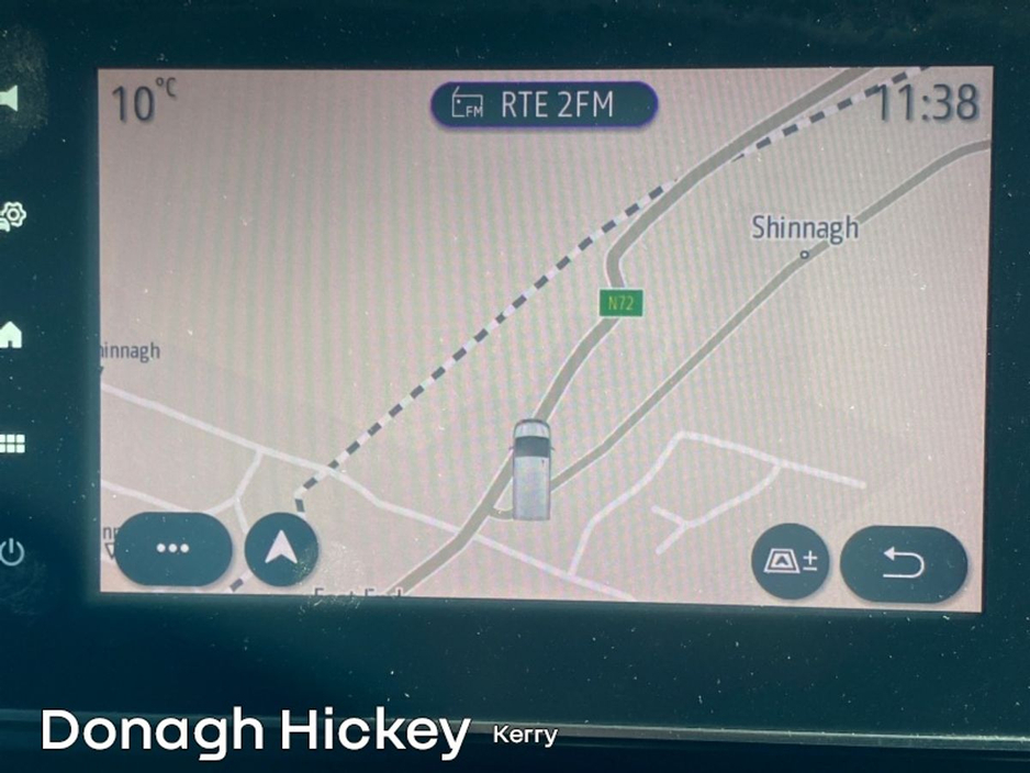 2023 Renault Trafic - image 4