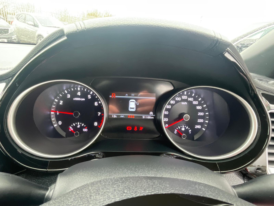 2022 Kia Ceed - image 7