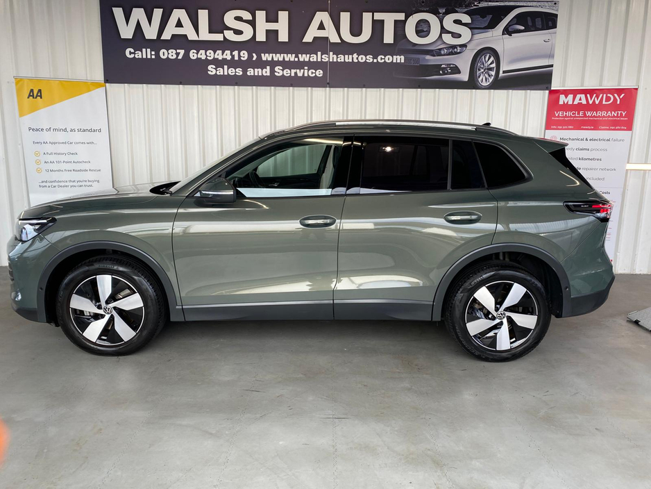 2024 Volkswagen Tiguan - image 5