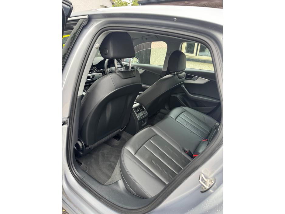 2023 Audi A4 35 TDI 163HP S Tronic SE €38,950